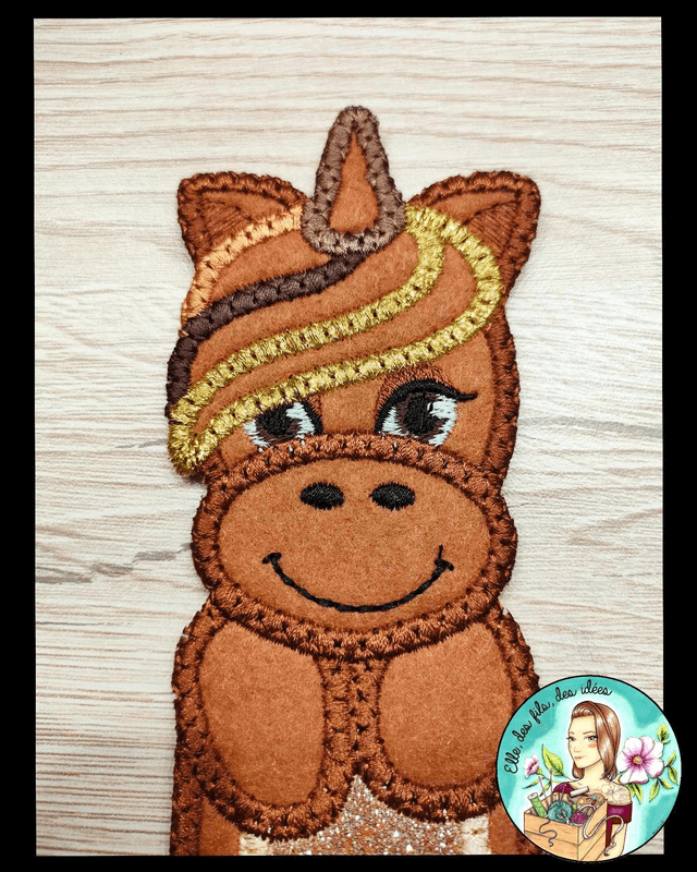 Marque page Licorne brune et or