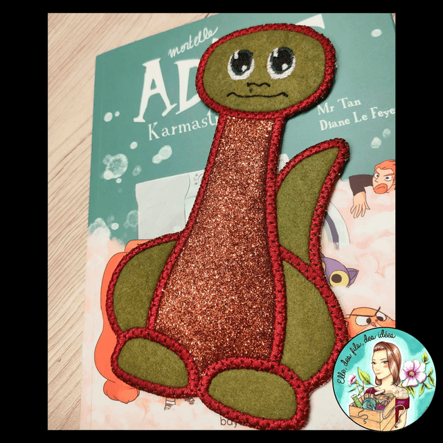 Marque page Dinosaure kaki et bordeaux